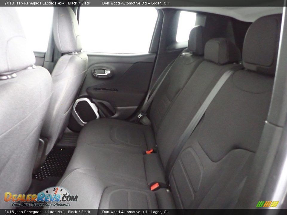 2018 Jeep Renegade Latitude 4x4 Black / Black Photo #25