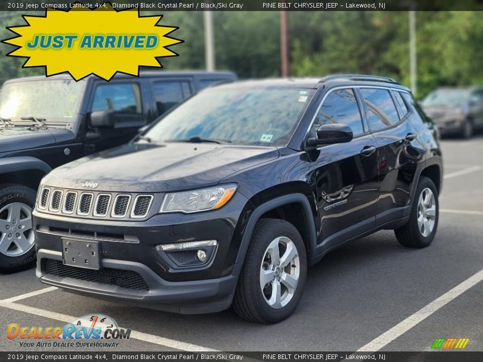 2019 Jeep Compass Latitude 4x4 Diamond Black Crystal Pearl / Black/Ski Gray Photo #1