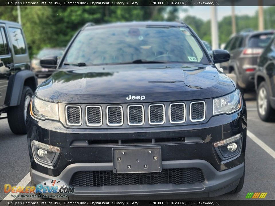 2019 Jeep Compass Latitude 4x4 Diamond Black Crystal Pearl / Black/Ski Gray Photo #2