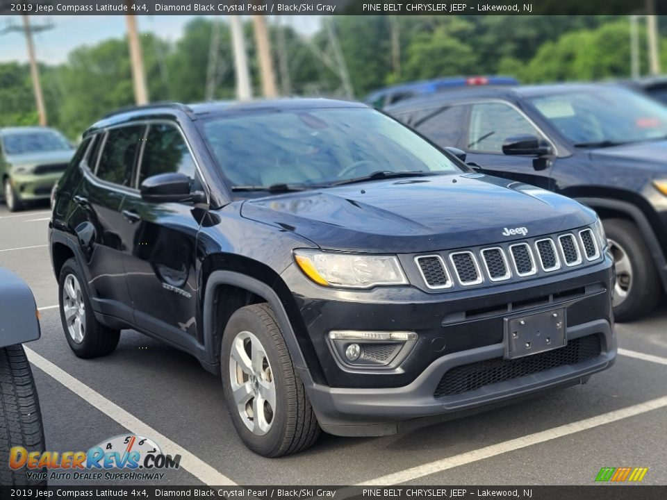 2019 Jeep Compass Latitude 4x4 Diamond Black Crystal Pearl / Black/Ski Gray Photo #3