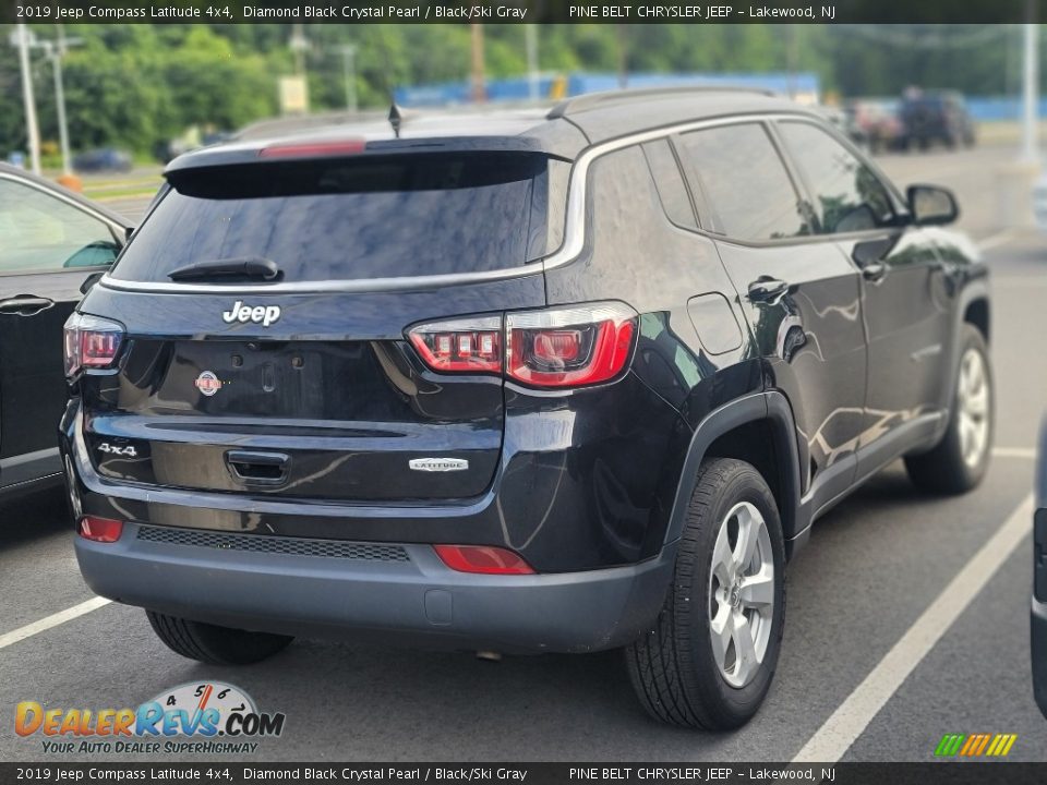 2019 Jeep Compass Latitude 4x4 Diamond Black Crystal Pearl / Black/Ski Gray Photo #7