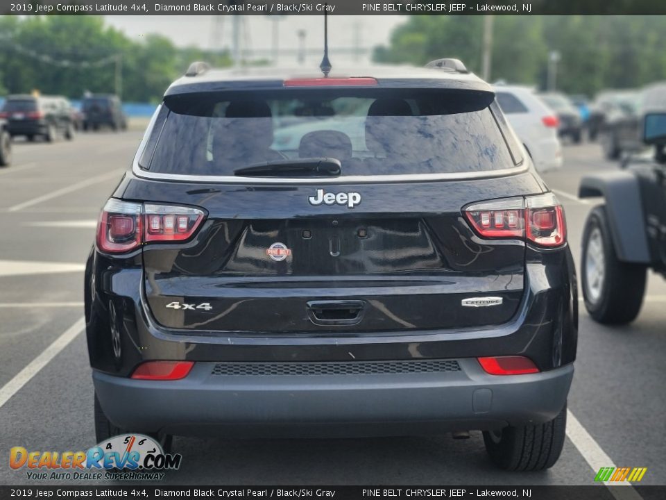 2019 Jeep Compass Latitude 4x4 Diamond Black Crystal Pearl / Black/Ski Gray Photo #8