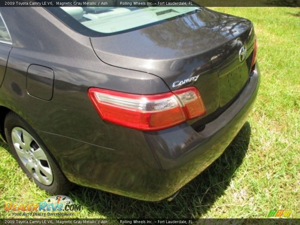 2009 Toyota Camry LE V6 Magnetic Gray Metallic / Ash Photo #21