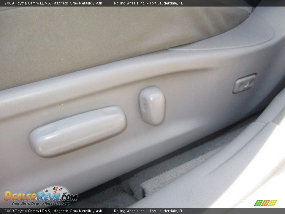2009 Toyota Camry LE V6 Magnetic Gray Metallic / Ash Photo #24
