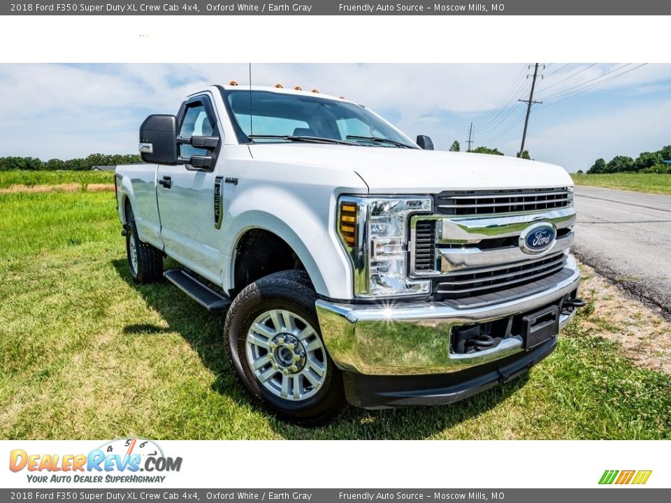 Front 3/4 View of 2018 Ford F350 Super Duty XL Crew Cab 4x4 Photo #1