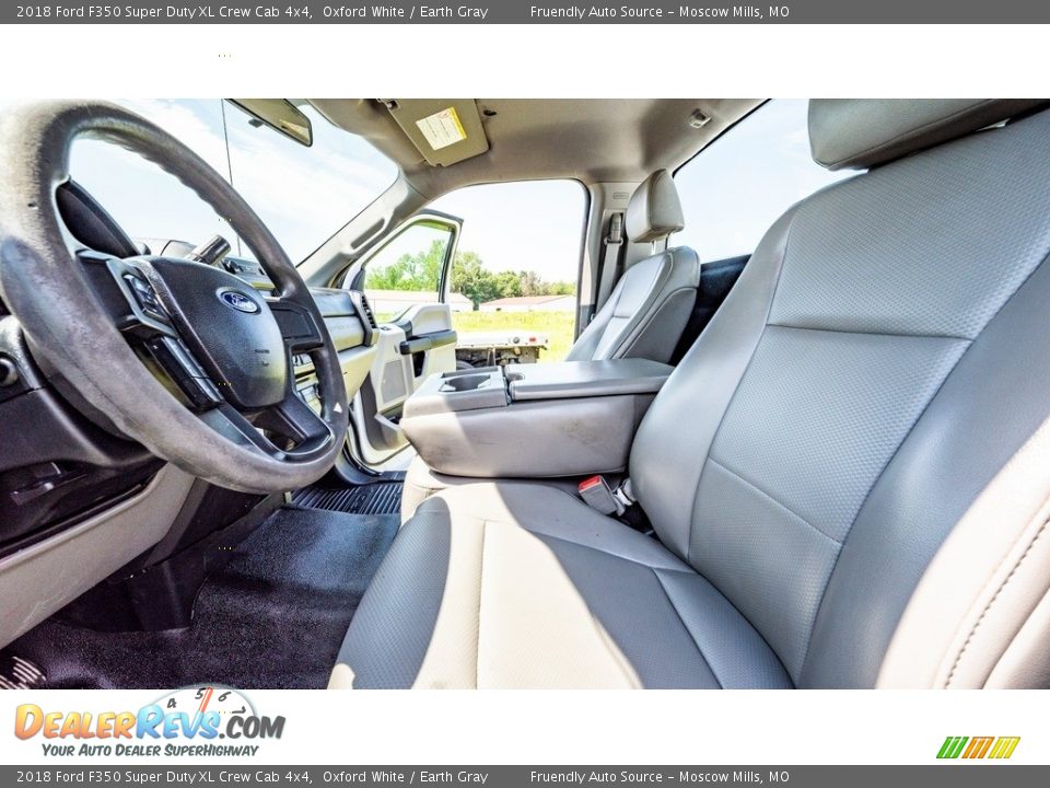 Front Seat of 2018 Ford F350 Super Duty XL Crew Cab 4x4 Photo #17