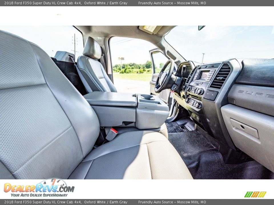 Front Seat of 2018 Ford F350 Super Duty XL Crew Cab 4x4 Photo #22
