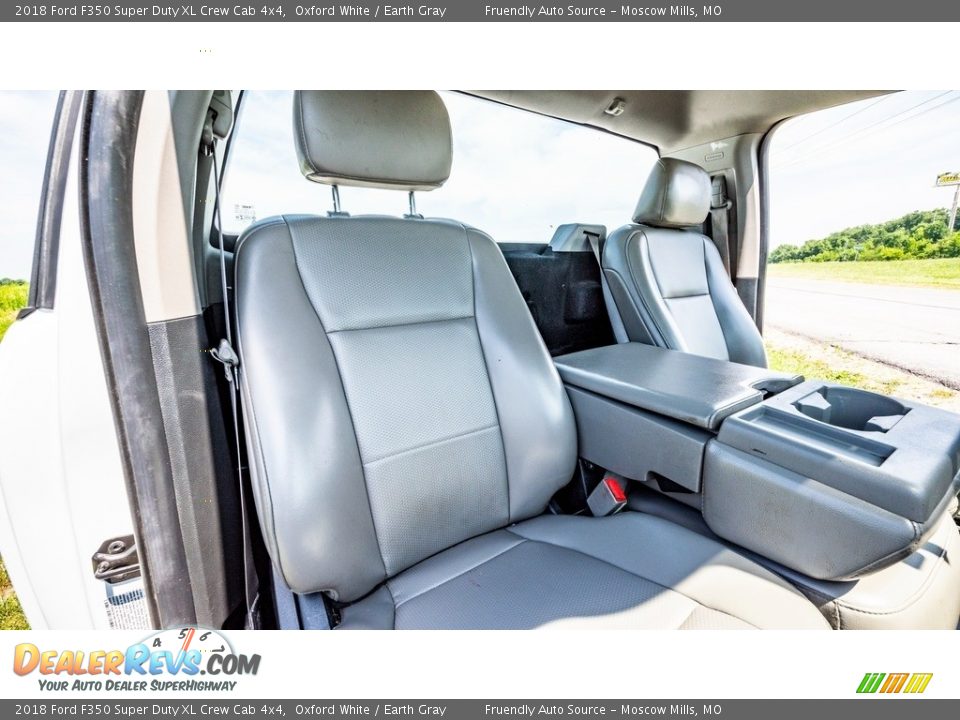 Front Seat of 2018 Ford F350 Super Duty XL Crew Cab 4x4 Photo #23
