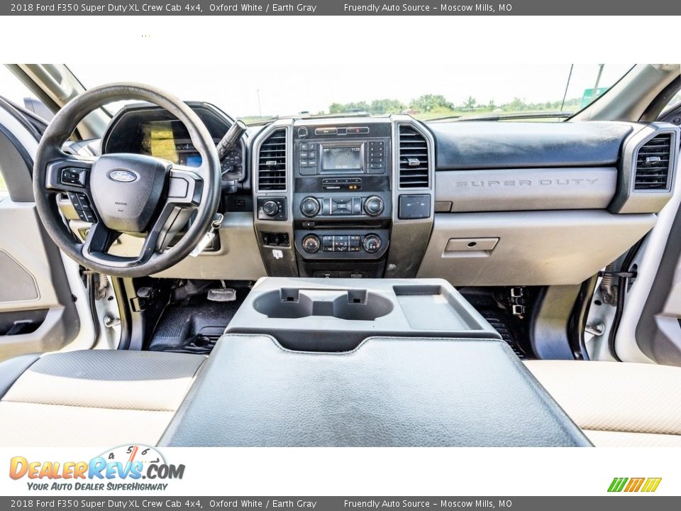 Dashboard of 2018 Ford F350 Super Duty XL Crew Cab 4x4 Photo #24