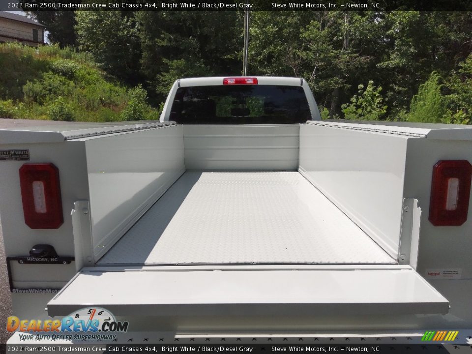 2022 Ram 2500 Tradesman Crew Cab Chassis 4x4 Bright White / Black/Diesel Gray Photo #10