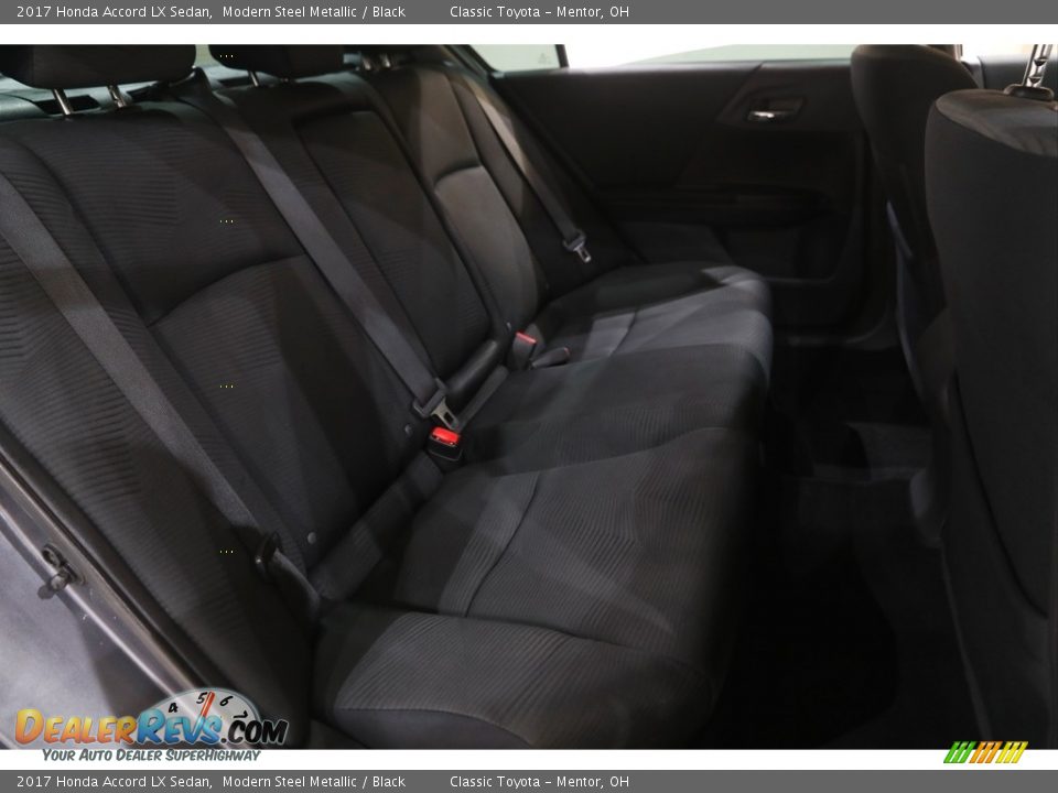 2017 Honda Accord LX Sedan Modern Steel Metallic / Black Photo #17