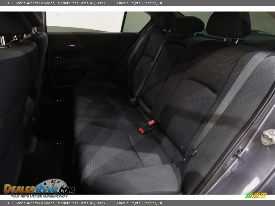 2017 Honda Accord LX Sedan Modern Steel Metallic / Black Photo #18