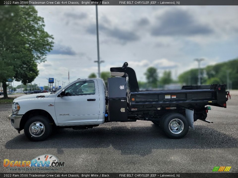 2022 Ram 3500 Tradesman Crew Cab 4x4 Chassis Bright White / Black Photo #3