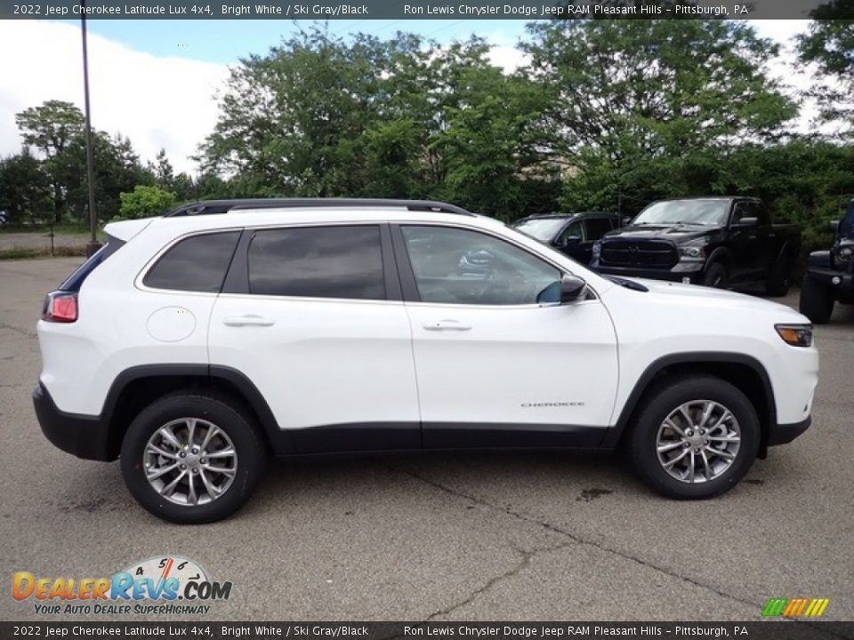 2022 Jeep Cherokee Latitude Lux 4x4 Bright White / Ski Gray/Black Photo #6