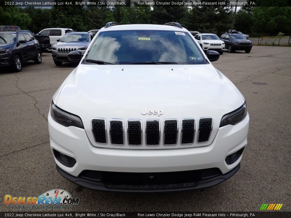 2022 Jeep Cherokee Latitude Lux 4x4 Bright White / Ski Gray/Black Photo #8