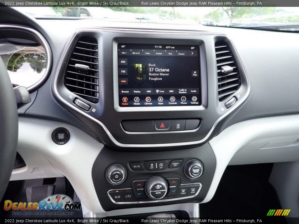 2022 Jeep Cherokee Latitude Lux 4x4 Bright White / Ski Gray/Black Photo #17