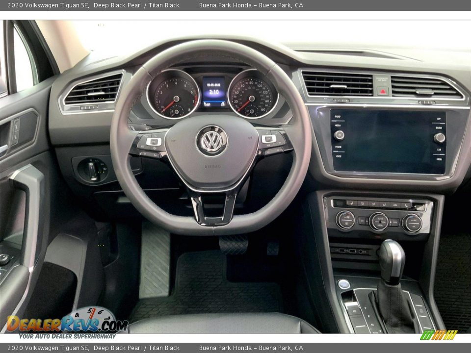 2020 Volkswagen Tiguan SE Deep Black Pearl / Titan Black Photo #4