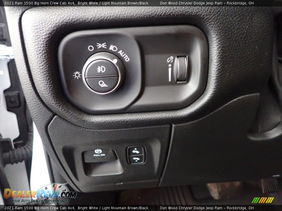 2021 Ram 1500 Big Horn Crew Cab 4x4 Bright White / Light Mountain Brown/Black Photo #17