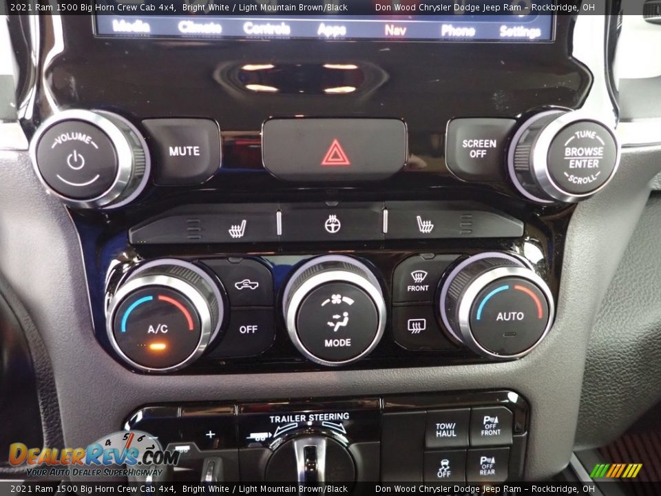 2021 Ram 1500 Big Horn Crew Cab 4x4 Bright White / Light Mountain Brown/Black Photo #21