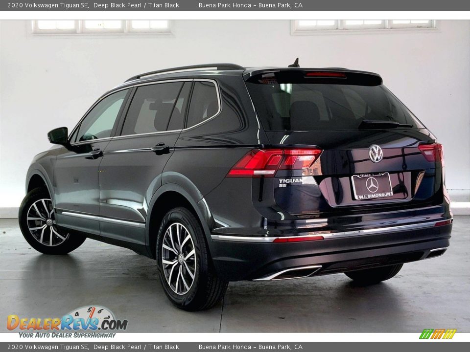 2020 Volkswagen Tiguan SE Deep Black Pearl / Titan Black Photo #10