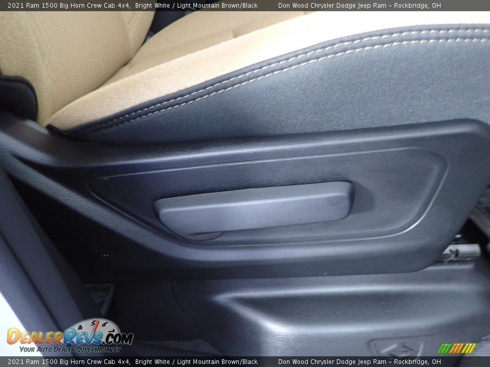 2021 Ram 1500 Big Horn Crew Cab 4x4 Bright White / Light Mountain Brown/Black Photo #32