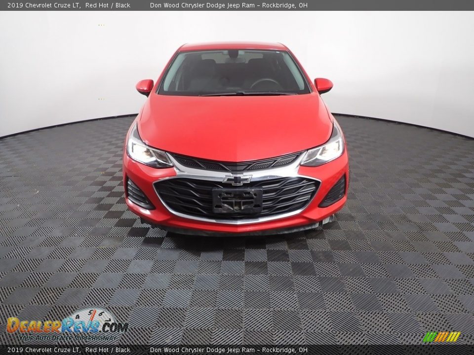 2019 Chevrolet Cruze LT Red Hot / Black Photo #3