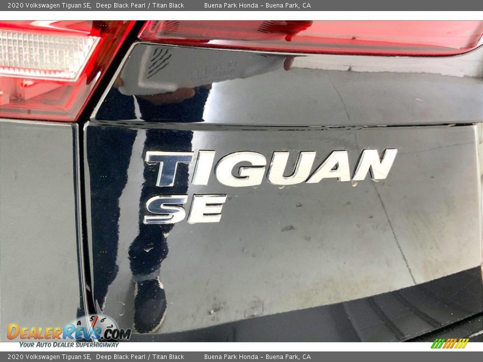 2020 Volkswagen Tiguan SE Deep Black Pearl / Titan Black Photo #31