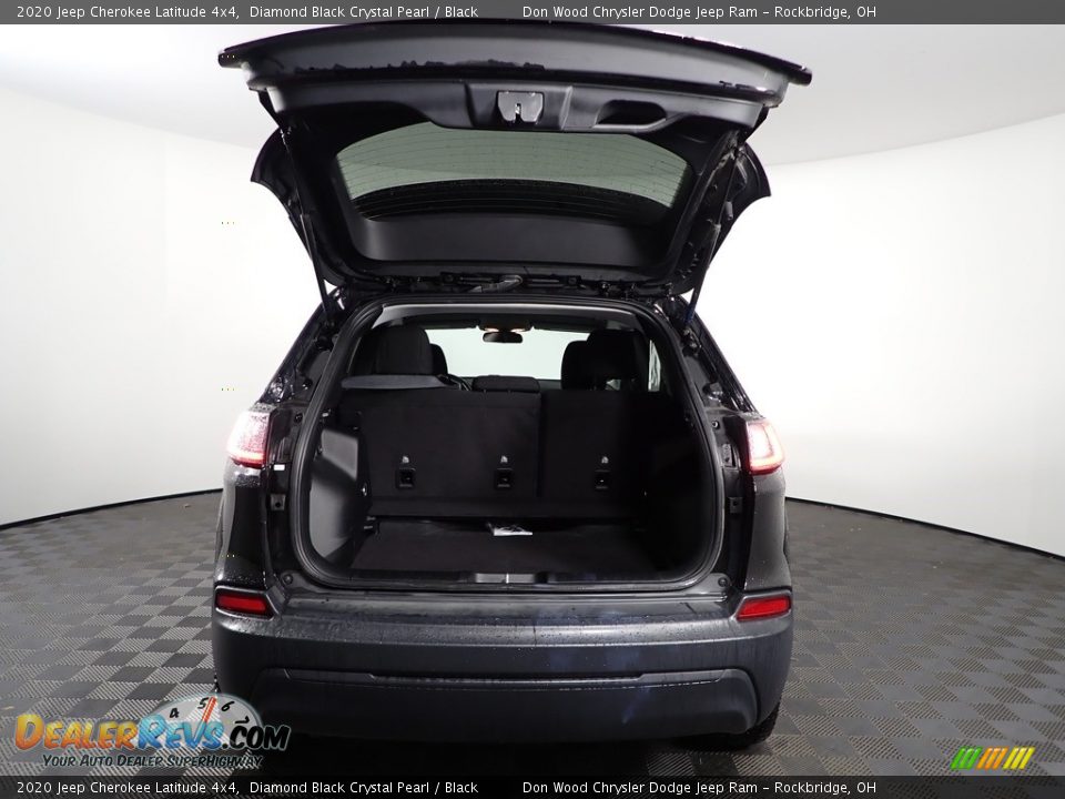 2020 Jeep Cherokee Latitude 4x4 Diamond Black Crystal Pearl / Black Photo #9