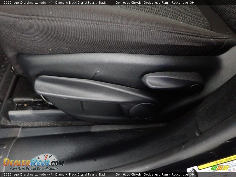 2020 Jeep Cherokee Latitude 4x4 Diamond Black Crystal Pearl / Black Photo #14