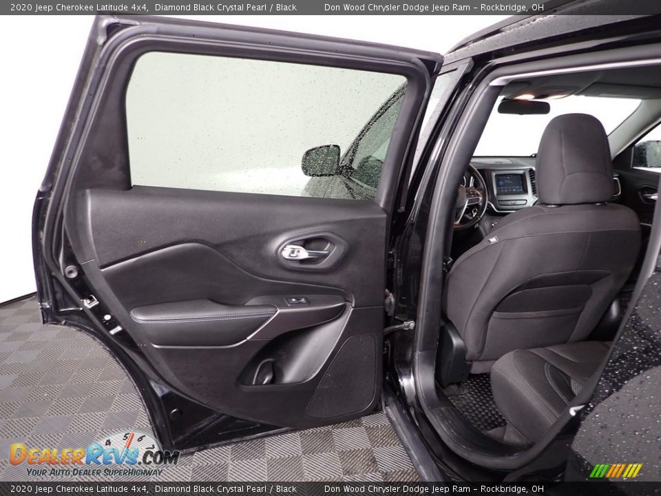 2020 Jeep Cherokee Latitude 4x4 Diamond Black Crystal Pearl / Black Photo #23