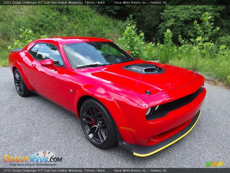 Front 3/4 View of 2022 Dodge Challenger R/T Scat Pack Shaker Widebody Photo #4