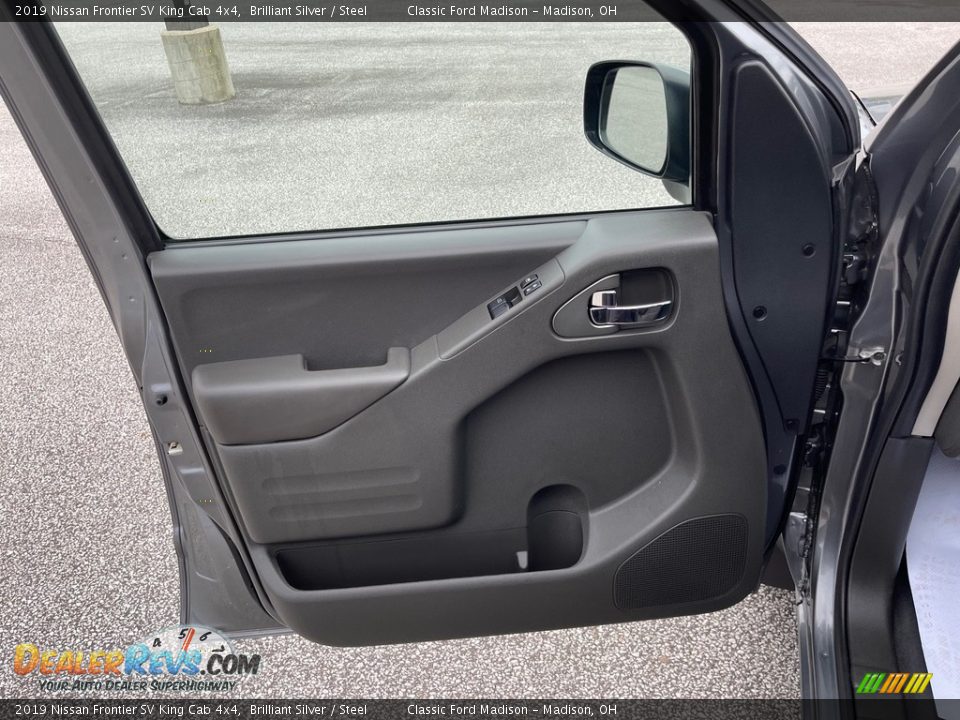 2019 Nissan Frontier SV King Cab 4x4 Brilliant Silver / Steel Photo #12