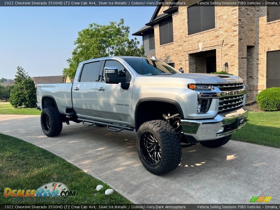 2022 Chevrolet Silverado 3500HD LTZ Crew Cab 4x4 Silver Ice Metallic / Gideon/­Very Dark Atmosphere Photo #3