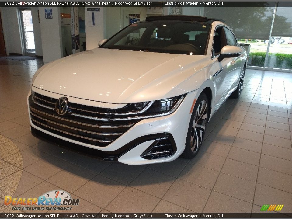 2022 Volkswagen Arteon SEL R-Line AWD Oryx White Pearl / Moonrock Gray/Black Photo #1