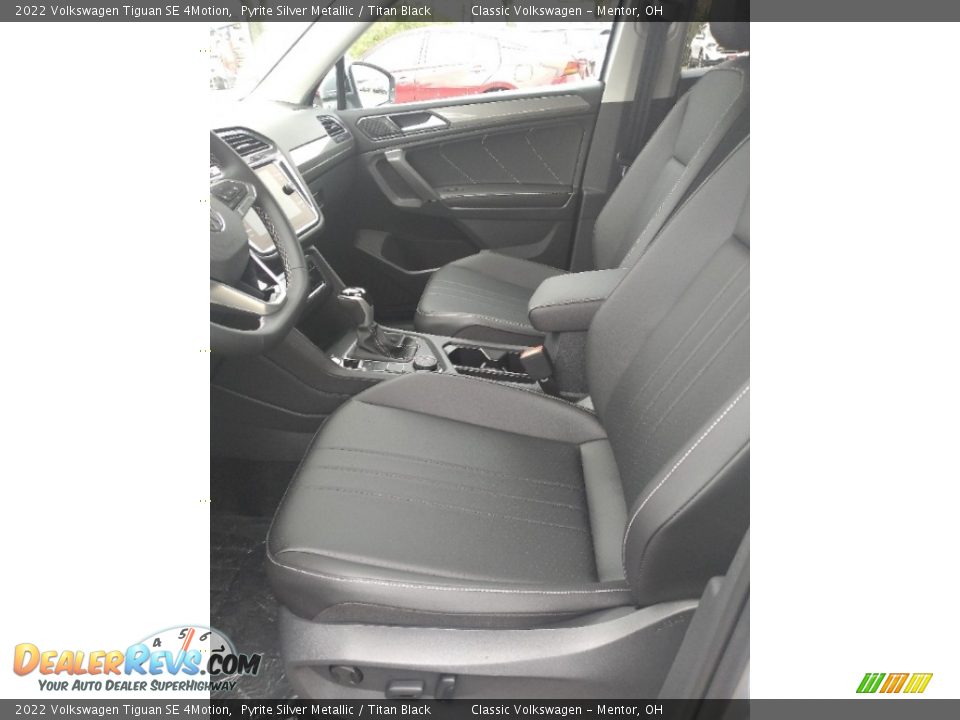 2022 Volkswagen Tiguan SE 4Motion Pyrite Silver Metallic / Titan Black Photo #2