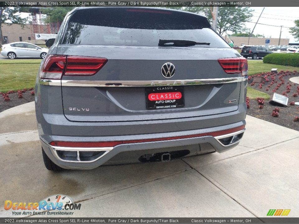 2022 Volkswagen Atlas Cross Sport SEL R-Line 4Motion Pure Gray / Dark Burgundy/Titan Black Photo #4
