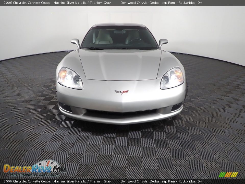 2006 Chevrolet Corvette Coupe Machine Silver Metallic / Titanium Gray Photo #2