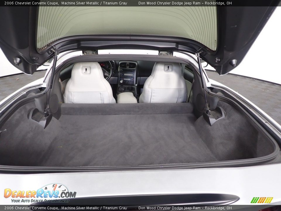2006 Chevrolet Corvette Coupe Trunk Photo #8