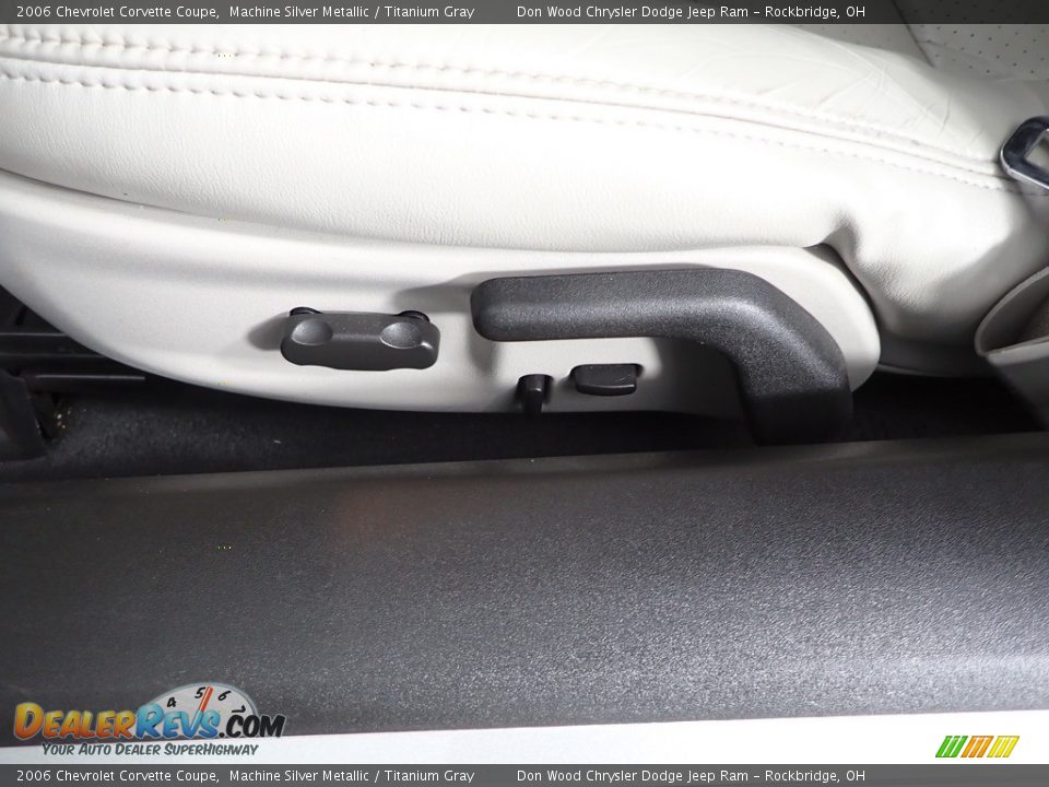 2006 Chevrolet Corvette Coupe Machine Silver Metallic / Titanium Gray Photo #12