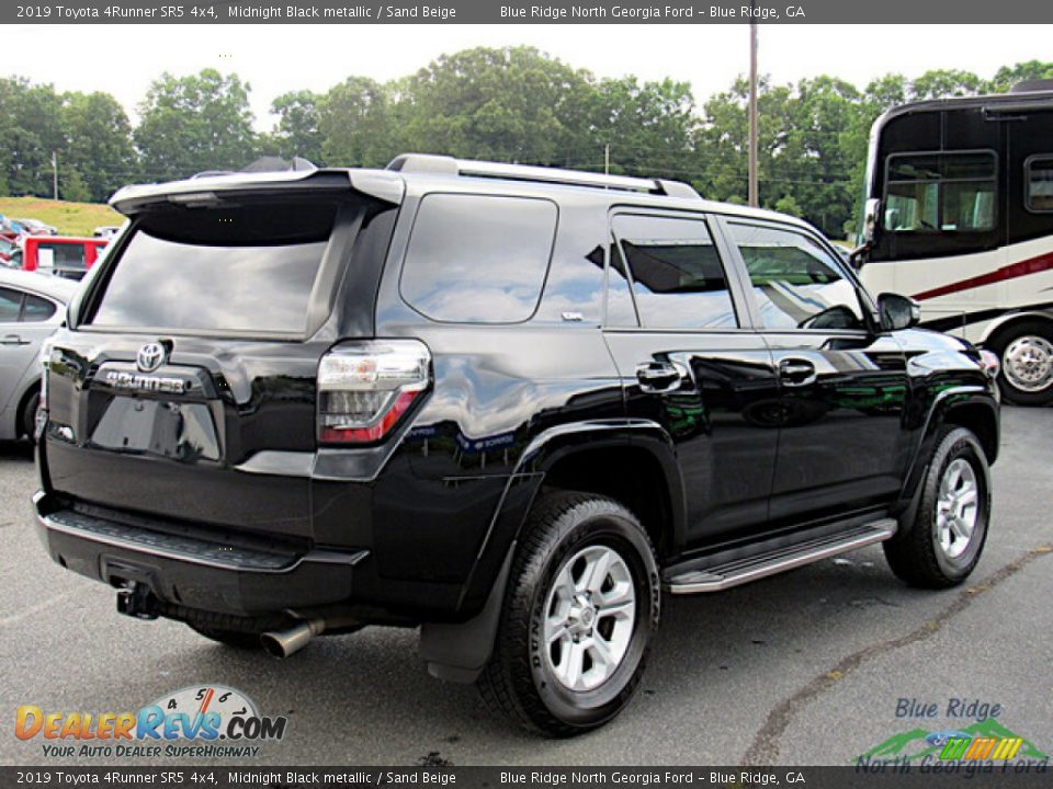 2019 Toyota 4Runner SR5 4x4 Midnight Black metallic / Sand Beige Photo #5