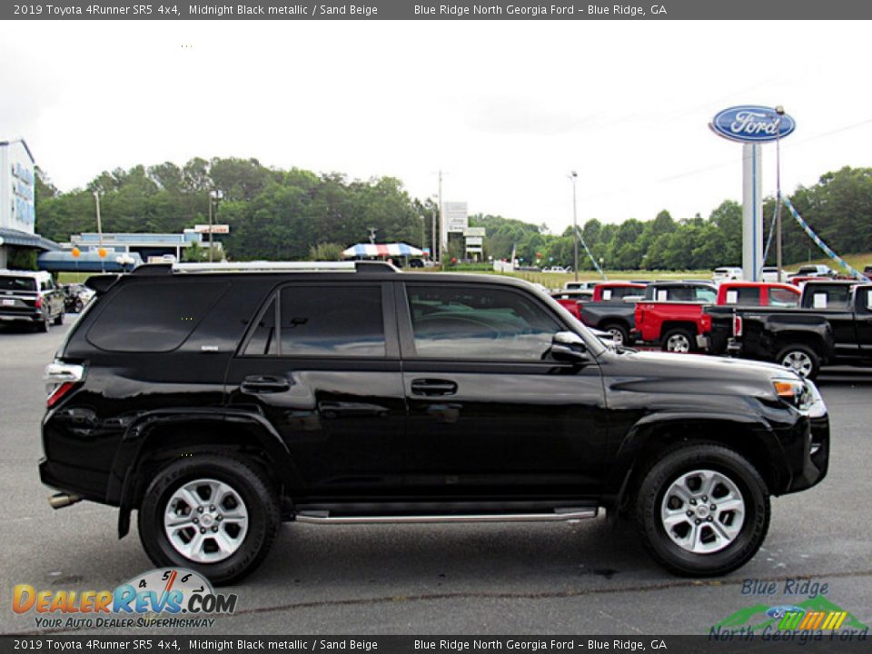 2019 Toyota 4Runner SR5 4x4 Midnight Black metallic / Sand Beige Photo #6