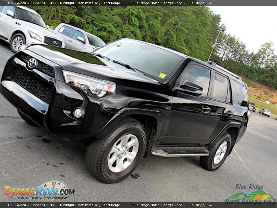 2019 Toyota 4Runner SR5 4x4 Midnight Black metallic / Sand Beige Photo #26