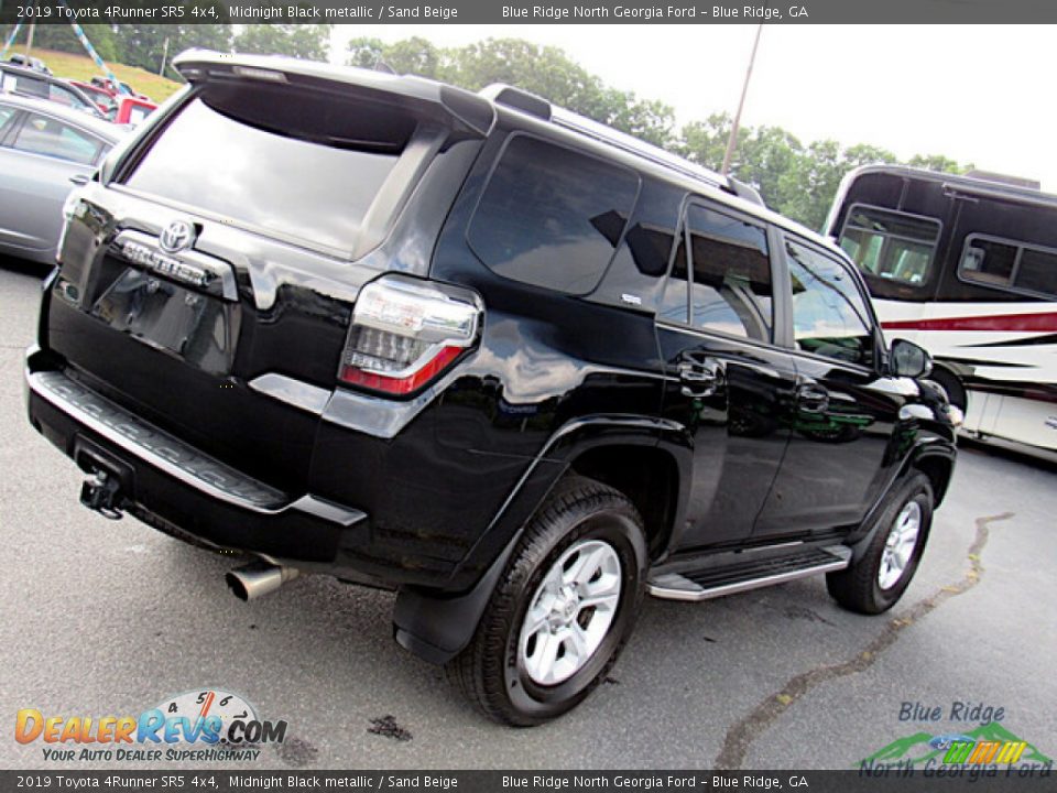 2019 Toyota 4Runner SR5 4x4 Midnight Black metallic / Sand Beige Photo #28