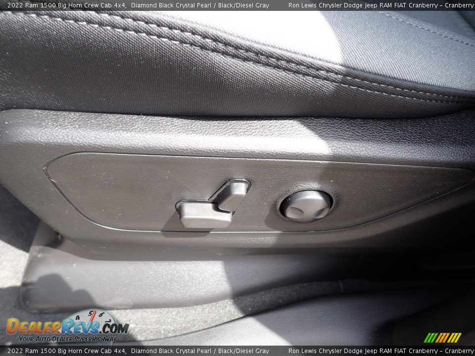 2022 Ram 1500 Big Horn Crew Cab 4x4 Diamond Black Crystal Pearl / Black/Diesel Gray Photo #16