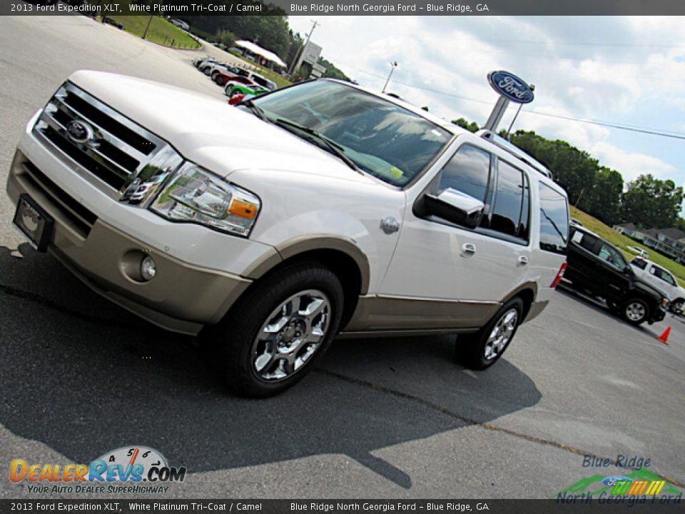 2013 Ford Expedition XLT White Platinum Tri-Coat / Camel Photo #29