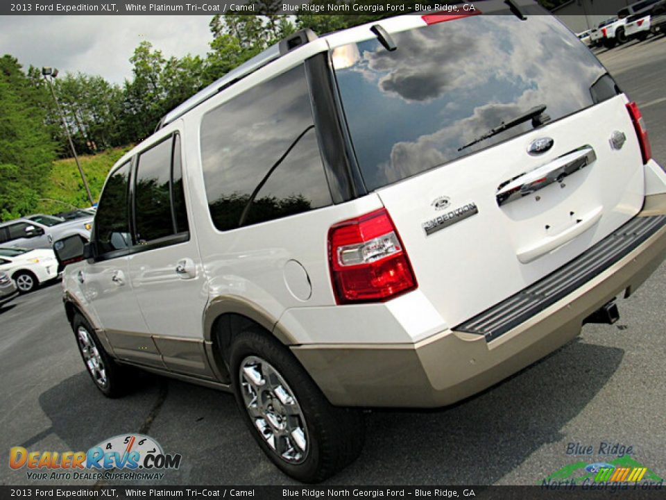 2013 Ford Expedition XLT White Platinum Tri-Coat / Camel Photo #32