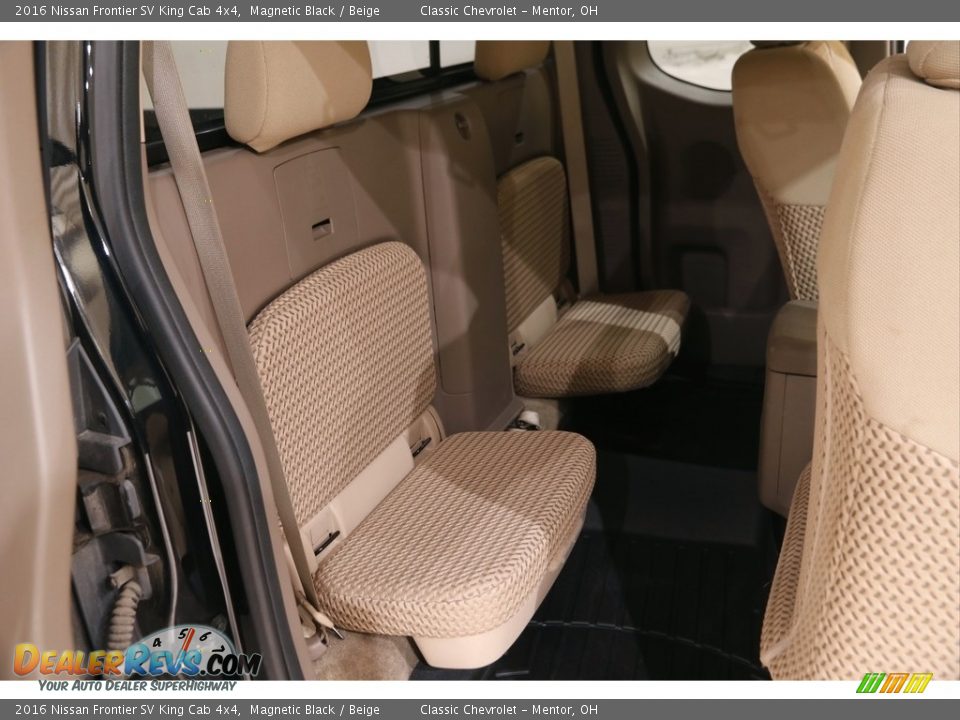Rear Seat of 2016 Nissan Frontier SV King Cab 4x4 Photo #15