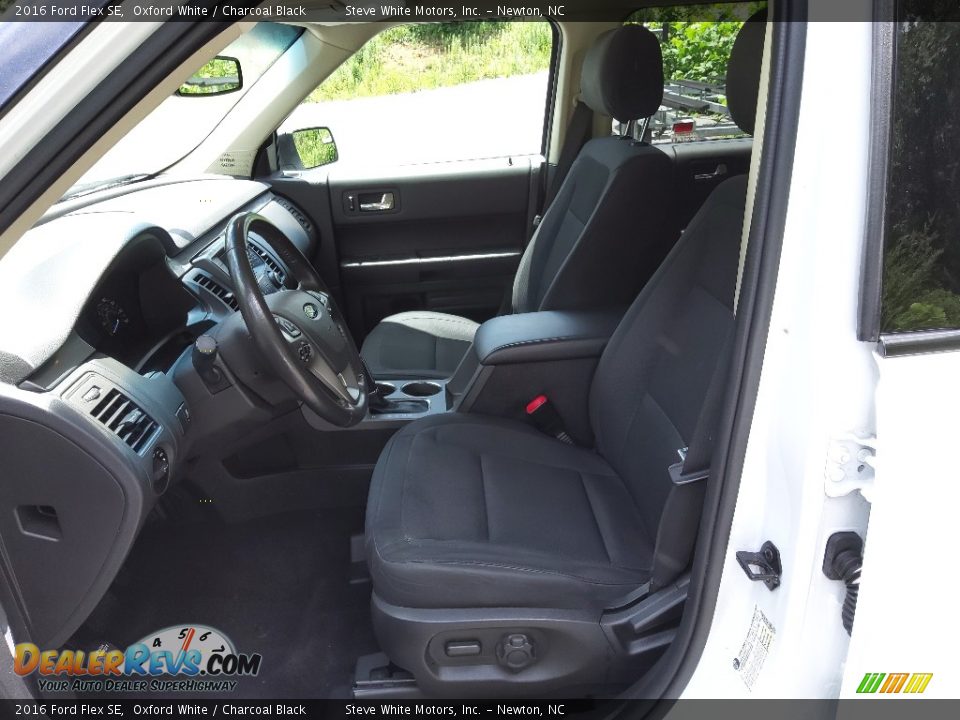 Front Seat of 2016 Ford Flex SE Photo #12