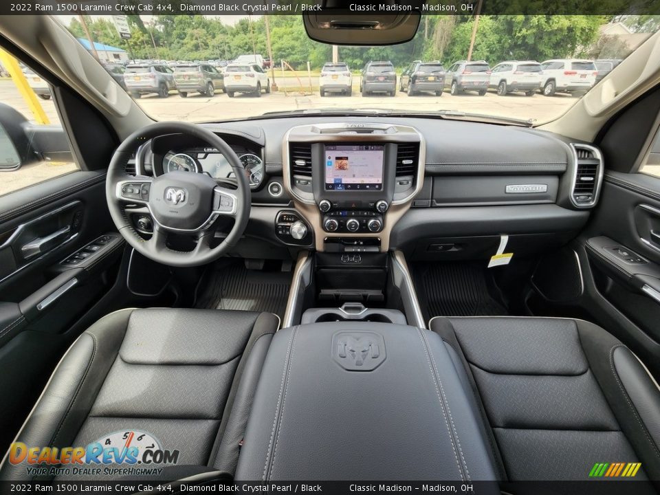 2022 Ram 1500 Laramie Crew Cab 4x4 Diamond Black Crystal Pearl / Black Photo #4