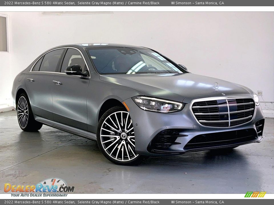 Front 3/4 View of 2022 Mercedes-Benz S 580 4Matic Sedan Photo #12